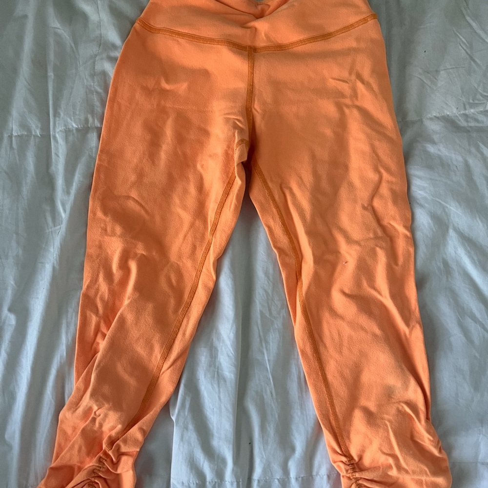 bright orange beyond yoga cropped leggings XS